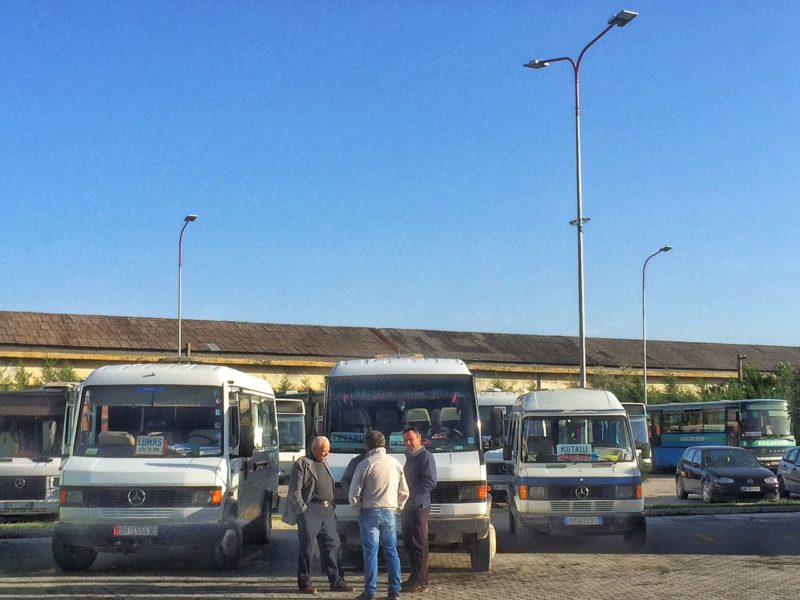 Bus station in Albanië