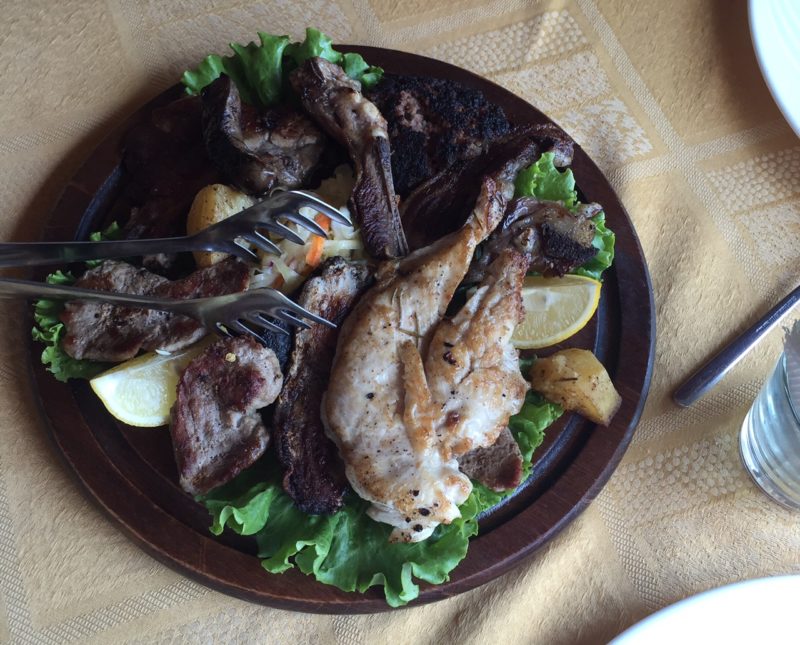 Lekker mixed grill voor het avond eten.