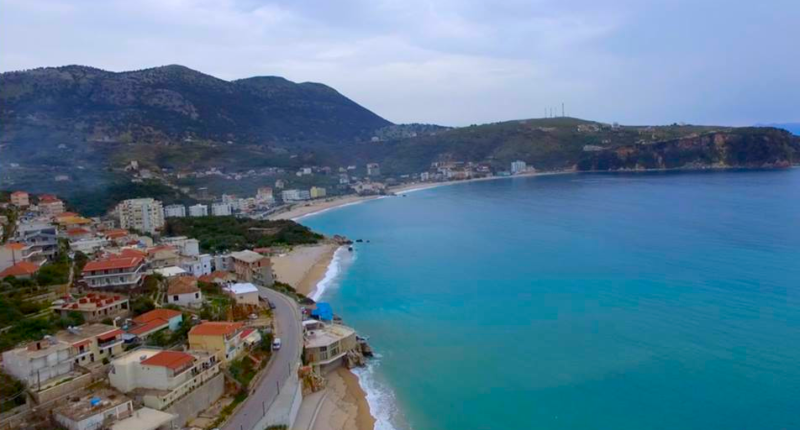 Himara, kuststad, Albanese riviera.