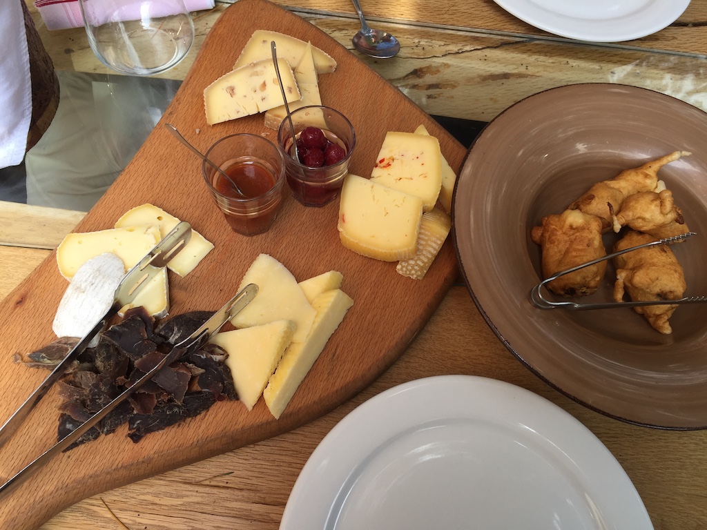 Lekker voor bij de wijn in restaurant Mullixhiu.