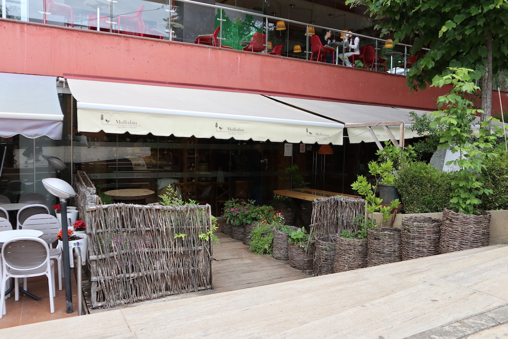 Restaurant Mullixhiu is bekend geworden voor heerlijk authentiek Albanees eten.