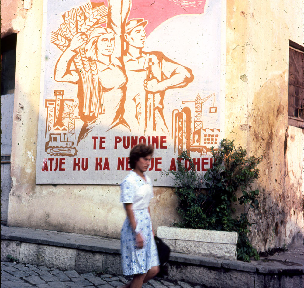 Straatfoto’s propaganda Albanie jaren zeventig en tachtig