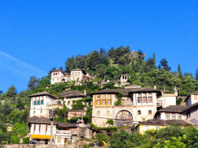 traditionele-huizen-in-Gjirokaster-2-1-1000x530 traditionele-huizen-in-Gjirokaster