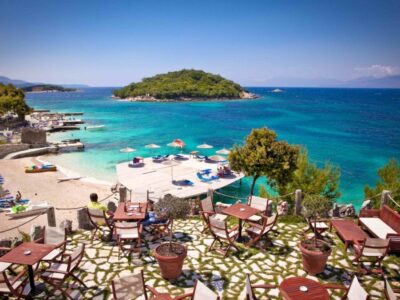 ksamil strand cafe lekker genieten