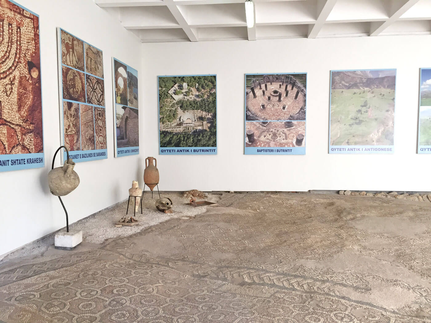 Het Archeologisch museum in Saranda.