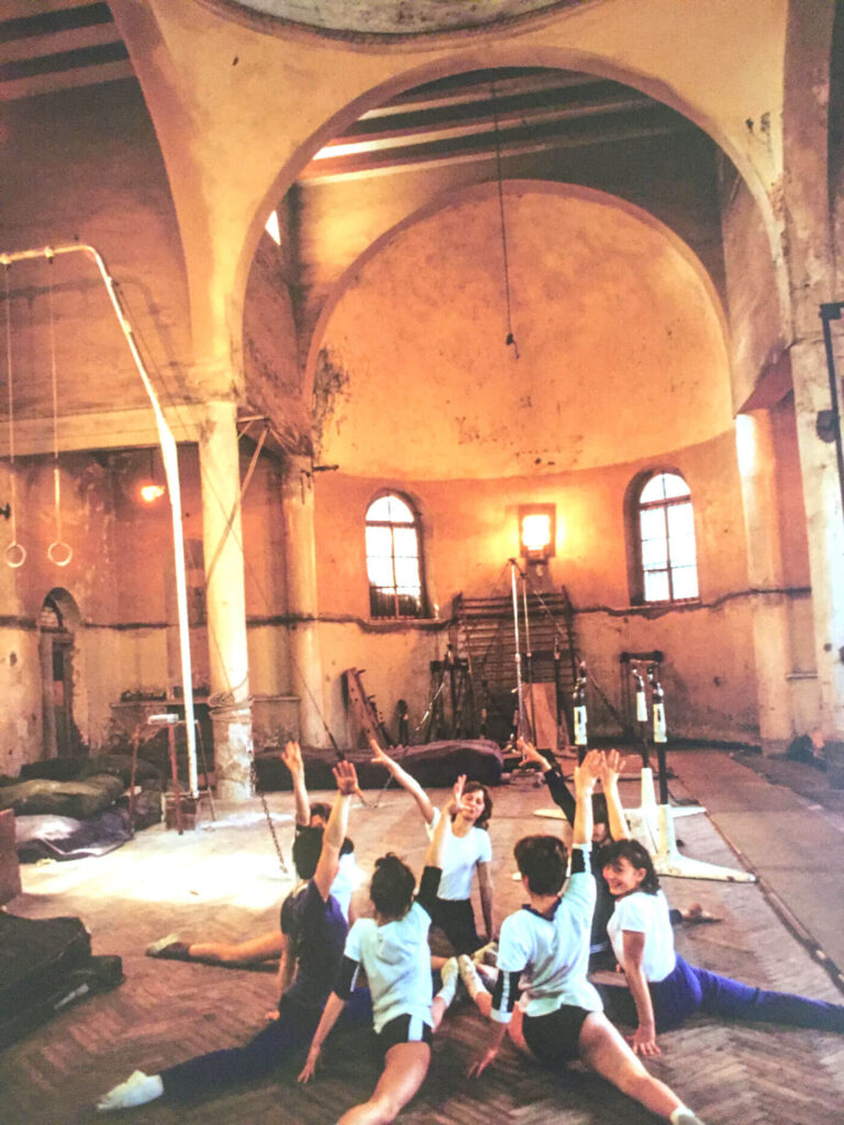 Waar anders gebruik je een kerkgebouw die leeg staat voor?