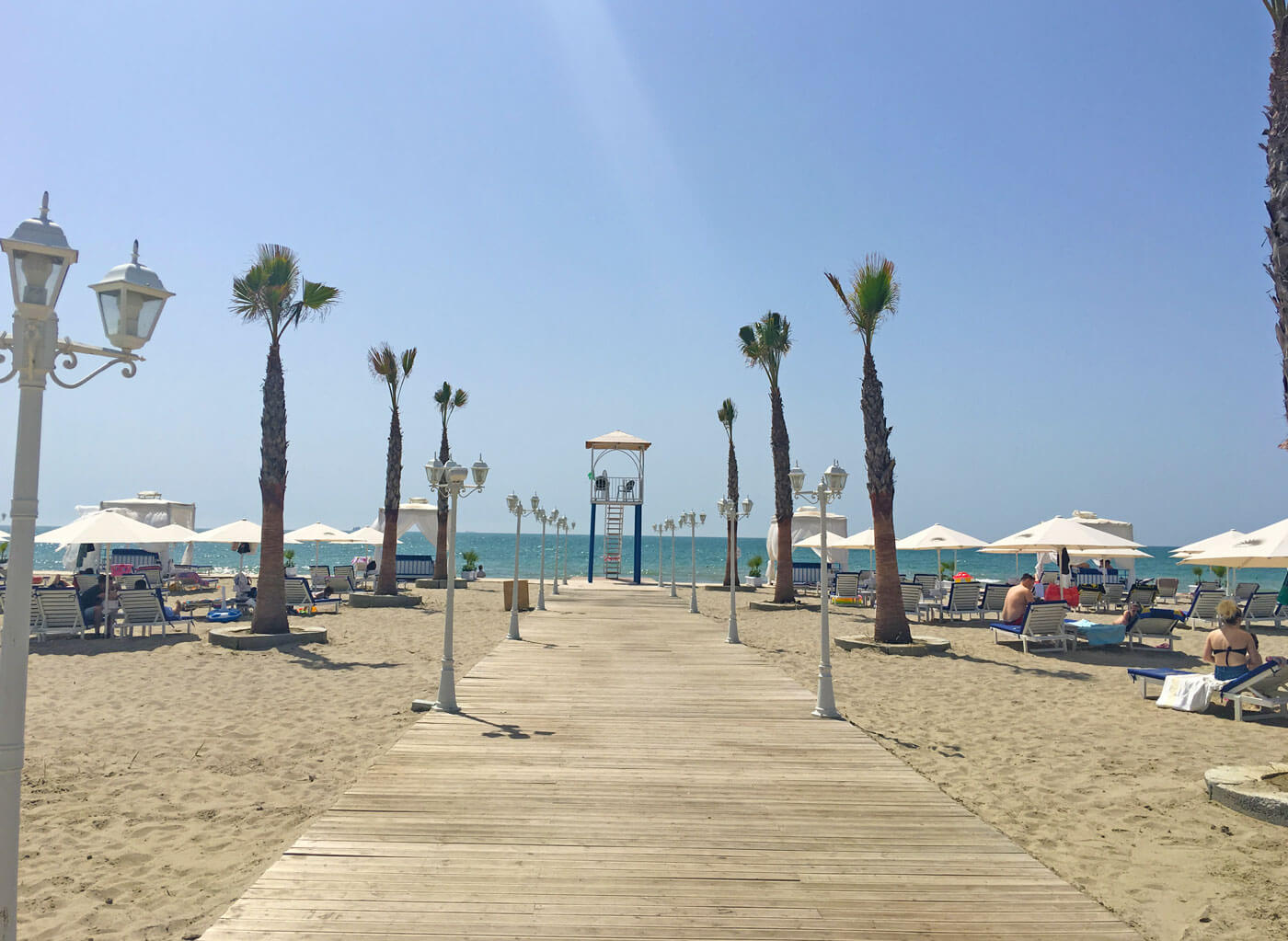 Strand bij Hotel Porta Kavalja Durrës, Albanië.