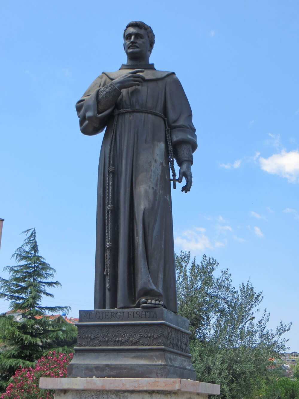 Lezha Gjergj Fishta monument