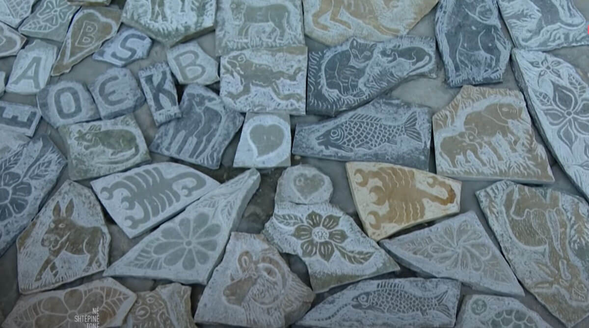 Steenbewerking in Gjirokaster.