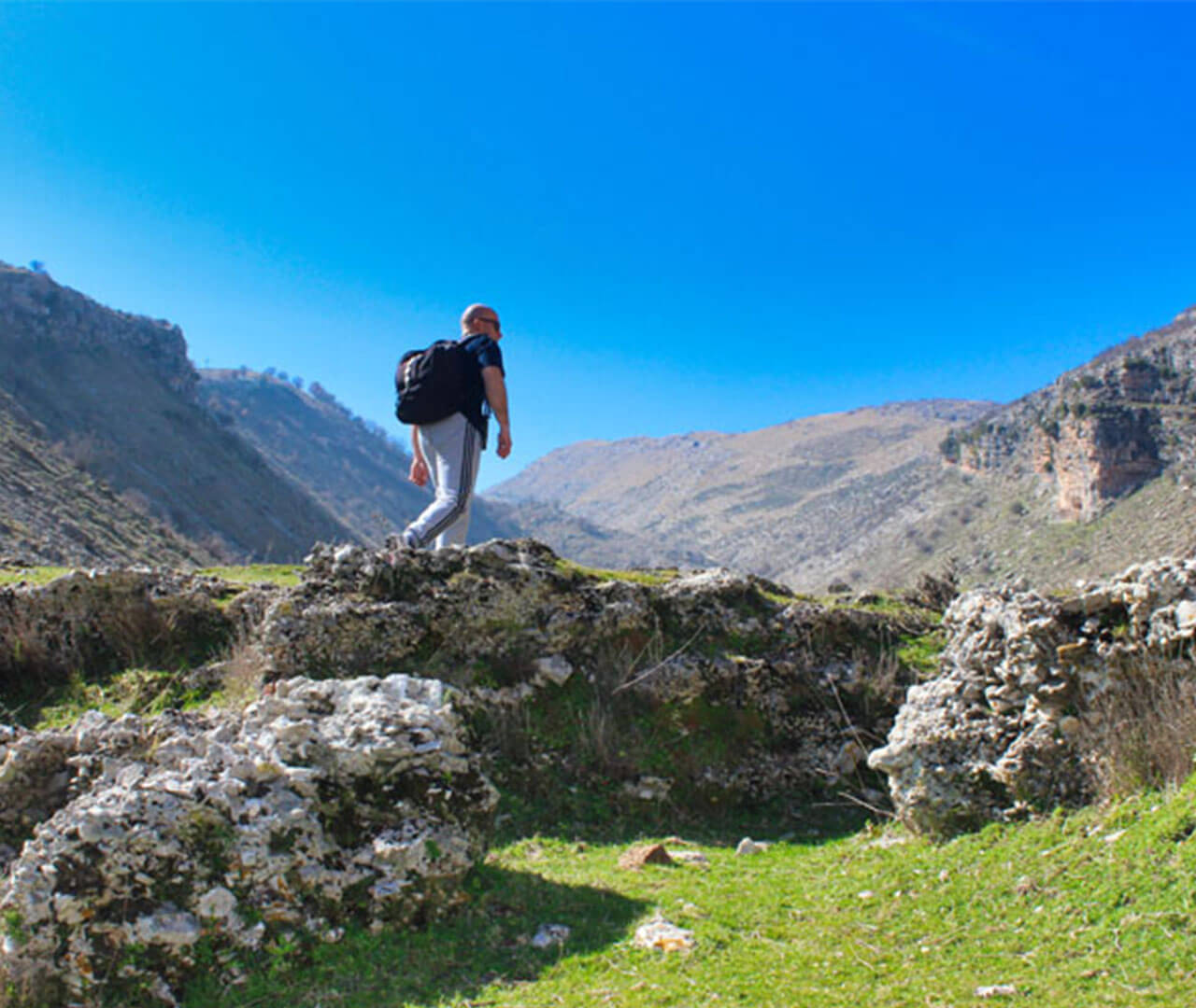 Albania, gjirokaster, Wandeling Ravena klooster