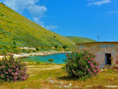 Albanie-Porto-Palermo-baai-kb