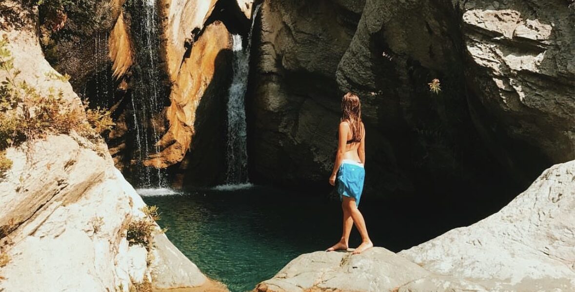De waterval van Bogovë, Albanië © Janneke van der Linden