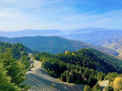 Off-road jeep tour door Nationaal Park Hotova Dangëlli Albanië landschap