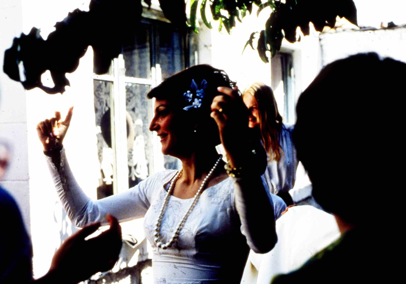 Binnenplaats van de bruiloft in Korçë, 1981