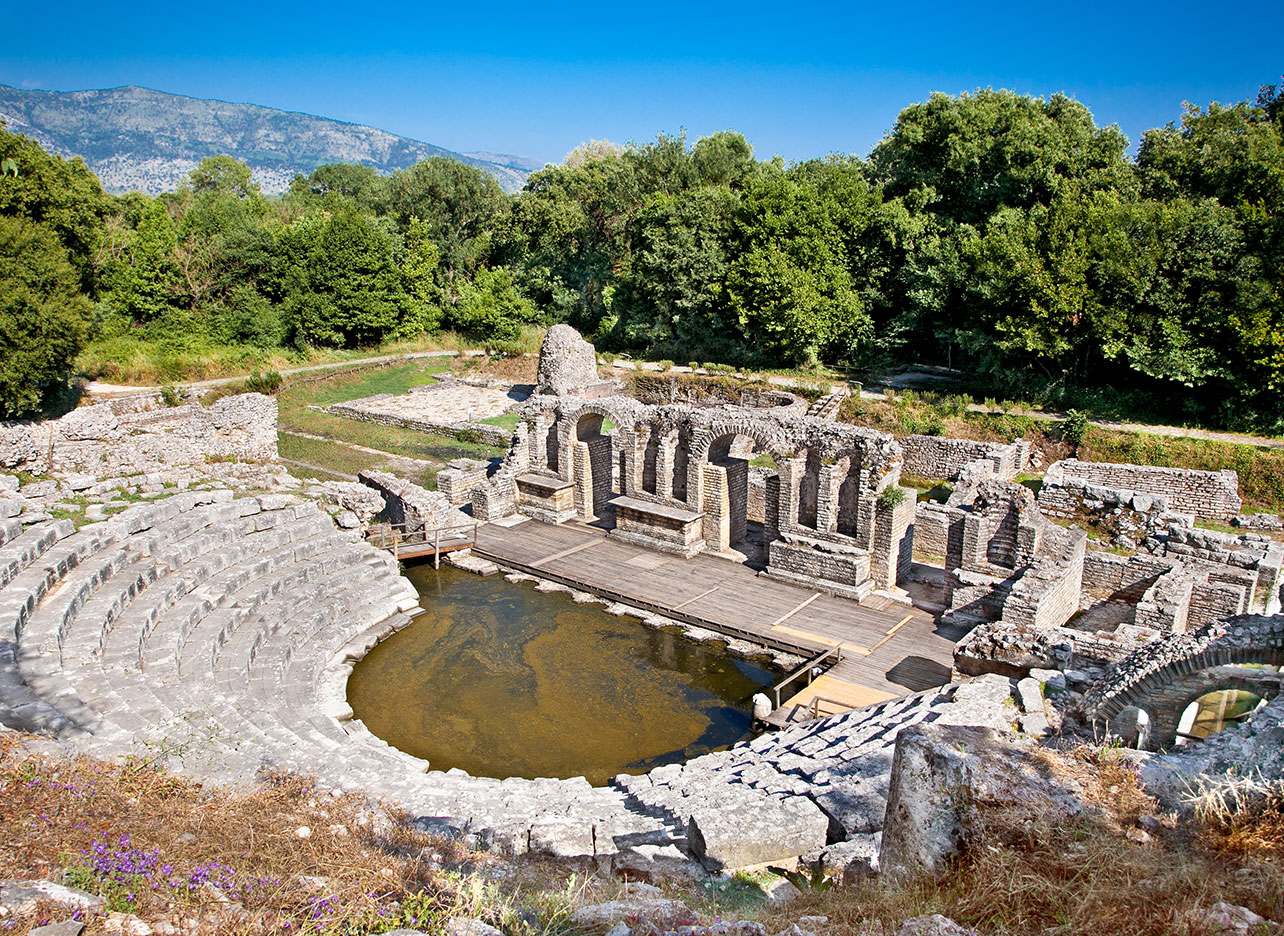 Archeologische ruïnes van het Butrint Nationaal Park bij Ksamil