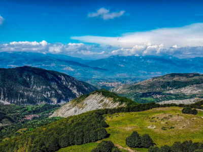 _De-Hoge-Scardus-Trail- Uitzicht over de indrukwekkende bergen van Noord-Albanië tijdens de High Scardus Trail.