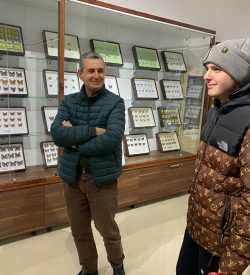 altin-joel-hila-en-prive-collectie-vlinders-divjake